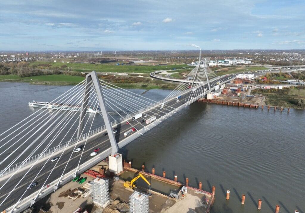 HOCHTIEF bridge aerial view